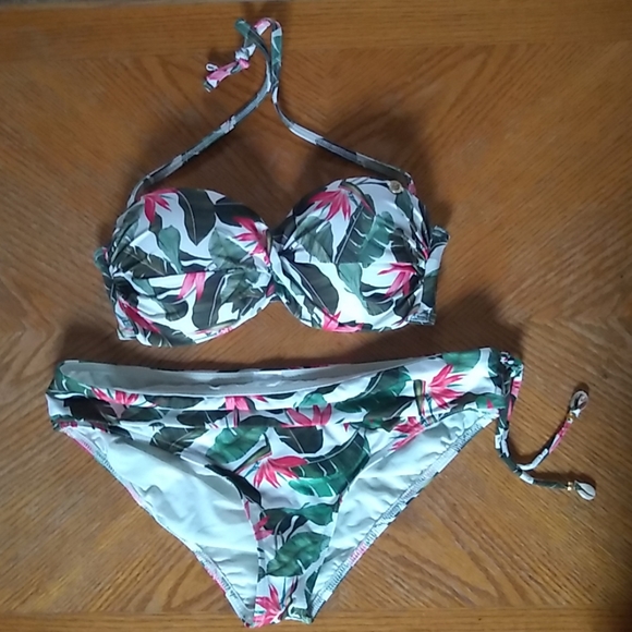 victoria secret banana moon